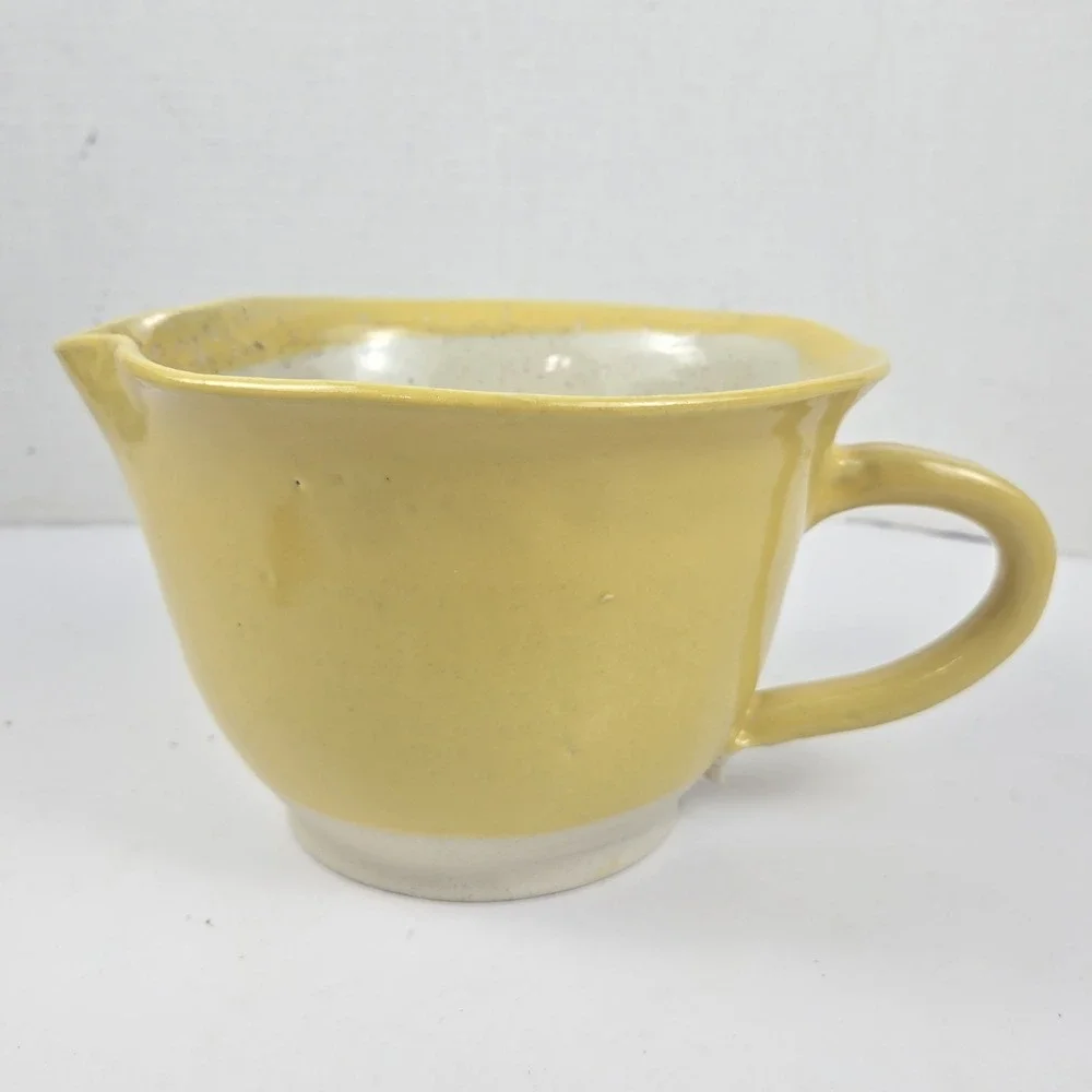 Vtg Art Pottery Yellow Speckled Batter Mixing Bowl Spout Handle Signed Farmhouse